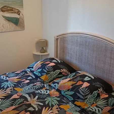 Hébergement de vacances Charmante Maisonnette 6 Pers Avec Piscine Privée - Fr-1-476-254 La Faute-sur-Mer