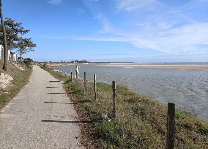 Hébergement de vacances Charmante Maisonnette 6 Pers Avec Piscine Privée - Fr-1-476-254 La Faute-sur-Mer