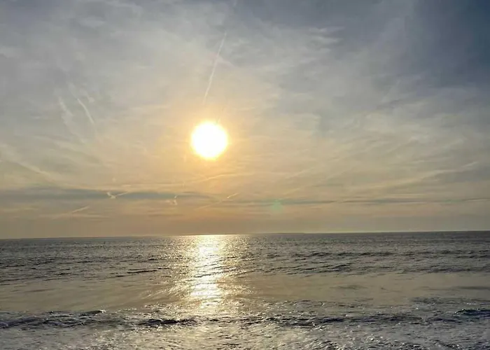 Hébergement de vacances Charmante Maisonnette 6 Pers Avec Piscine Privée - Fr-1-476-254 *